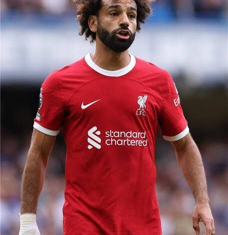 سلوت يتغنى بأداء محمد صلاح مع ليفربول